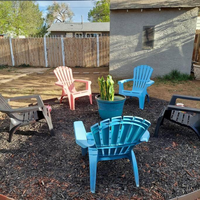 Cheerful 3 Bedroom House. Great Location Colorado Springs Exterior foto